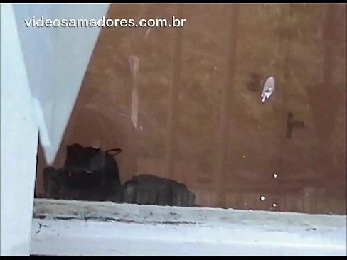 ❤️ Home cachondo mirando á súa moza con outro mozo, gravando un vídeo de carallo sen molestar á parella Porno casero en % gl.eviewporn.ru % ﹏