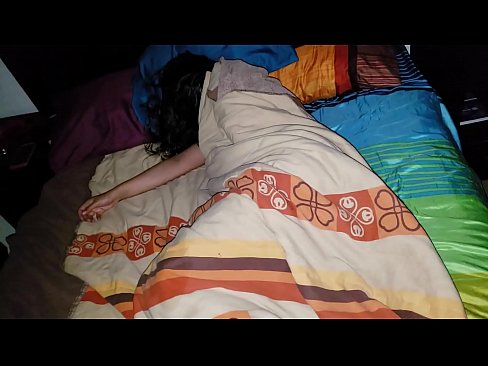❤️ Fillastro reprendendo á súa nova madrasta mentres ela dorme. Porno casero en % gl.eviewporn.ru % ﹏